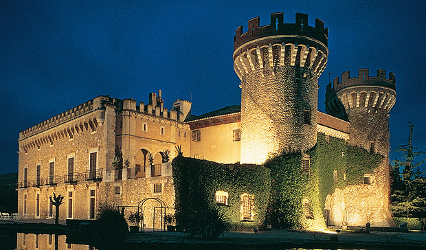 Топ 10 самых красивых замков продающихся в Испании