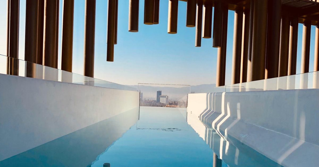 La piscina en voladizo más grande de Europa se inauguró en Murcia