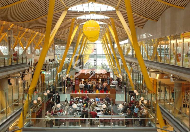 Аэропорт Мадрида побил рекорд по пассажиропотоку