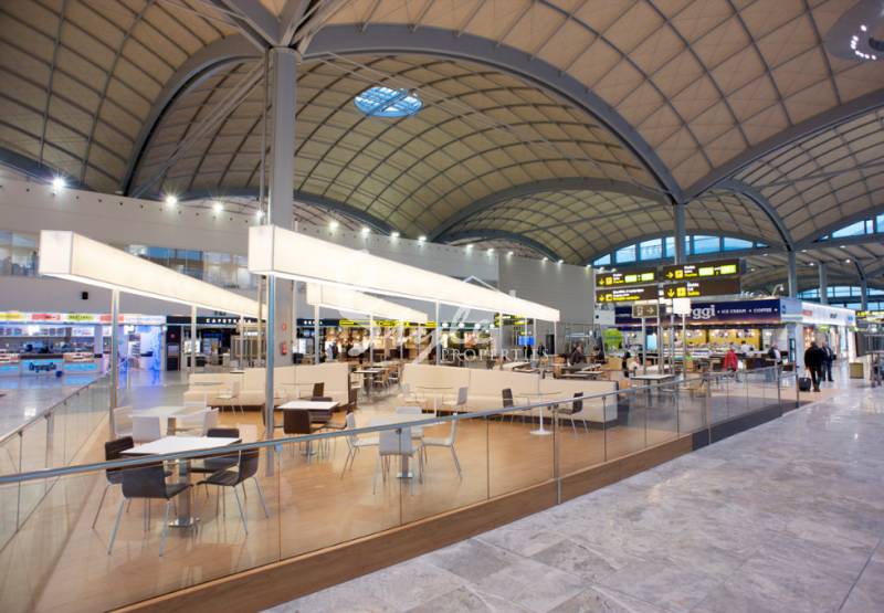 Количество пассажиров аэропорта Аликанте значительно выросло в июле 