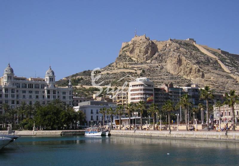 A visit to the Castle of Santa Bárbara in Alicante 