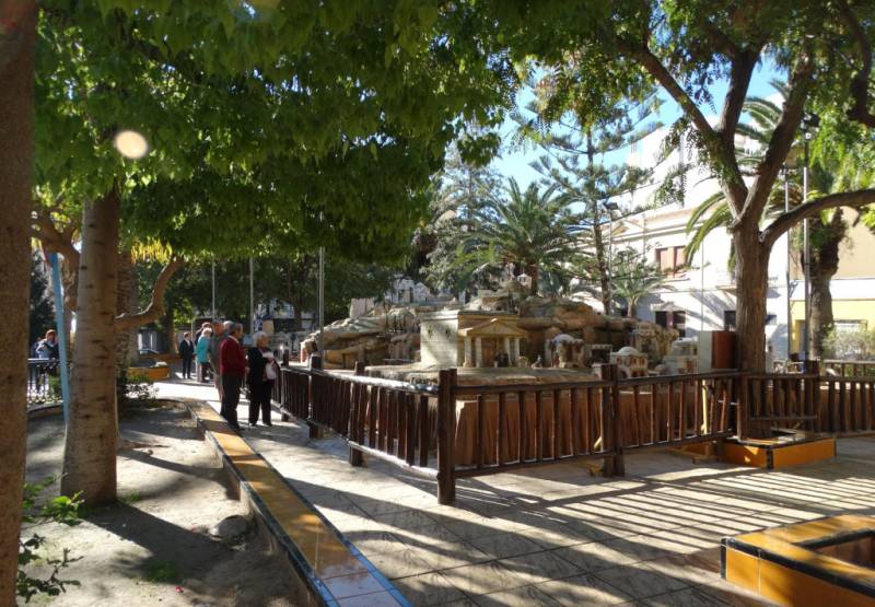 В Торревьехе и Ориуэле уже установили традиционные рождественские ясли 