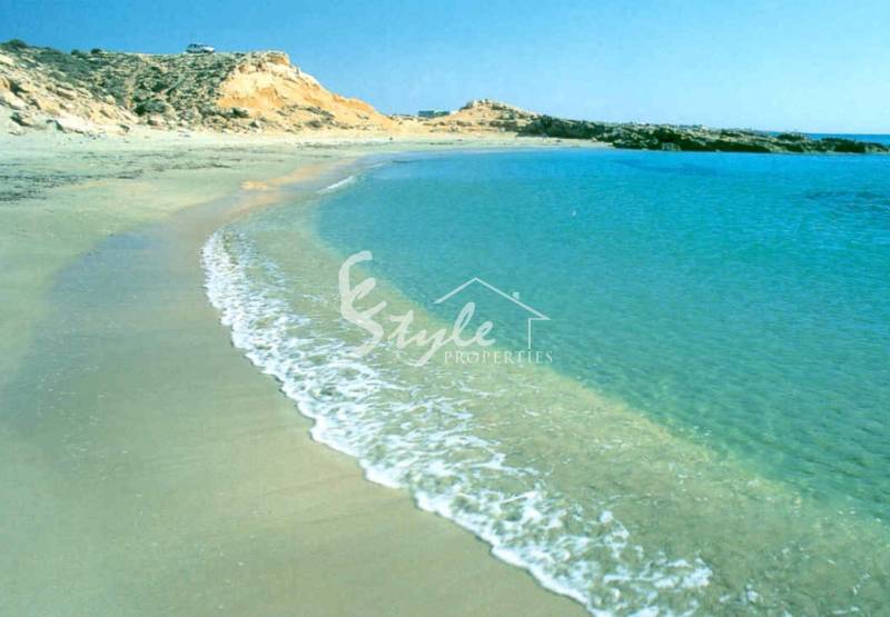 Купить новое жилье в Плайя Фламенка, Коста Бланка