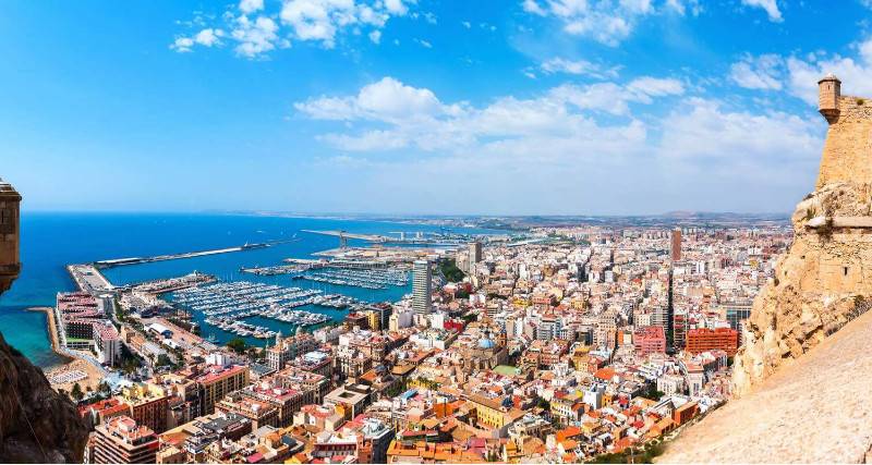 Alicante en la Costa Blanca, las mejores vacaciones bajo el sol