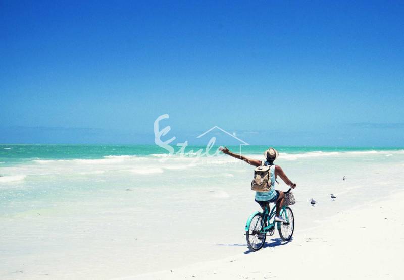 Spain greets record 82 million tourists in 2017