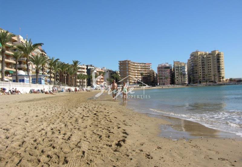 Коста Бланка наслаждается теплой зимой