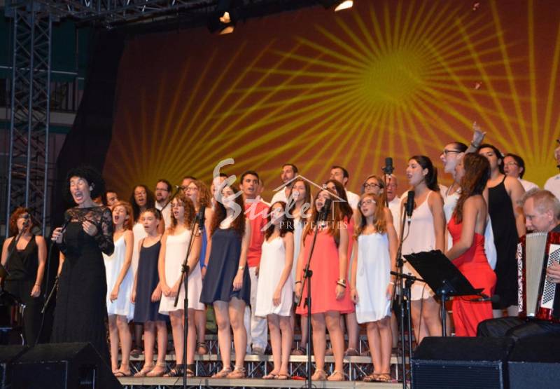 Ночь Абанерас на пляже Торревьехи