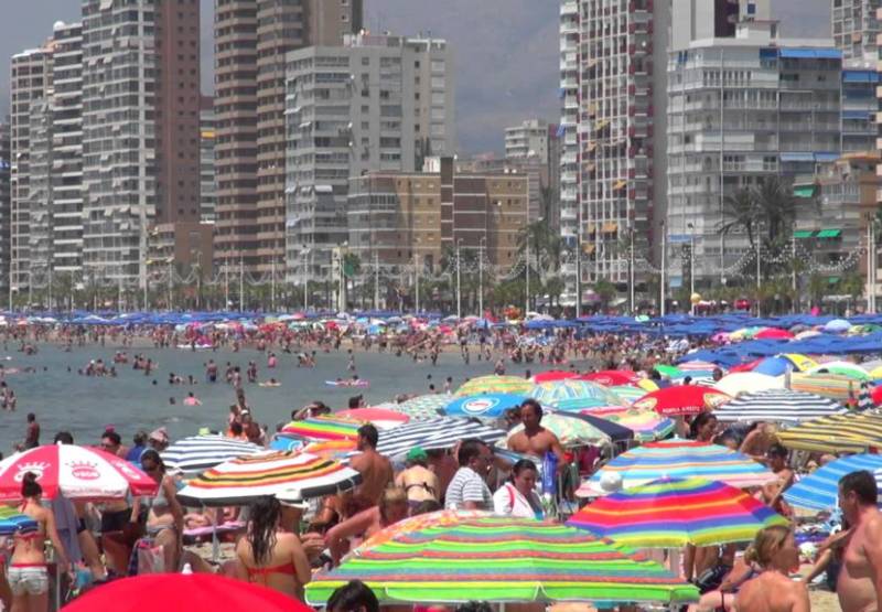 Costa Blanca Easter tourism smashes all records