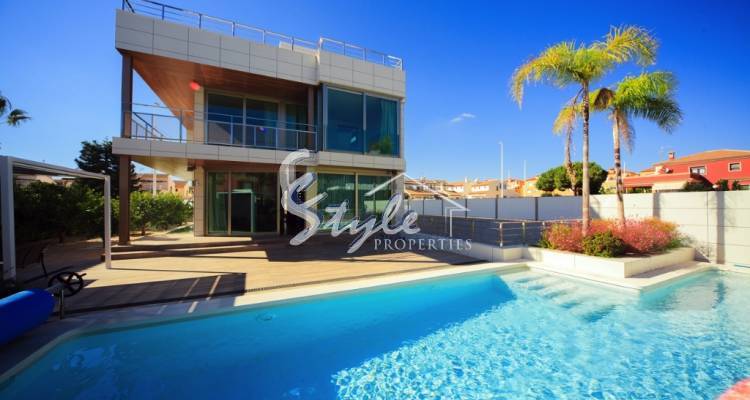 Недвижимость в продажу в Ла Зения, Ориуэла Коста, Коста Бланка