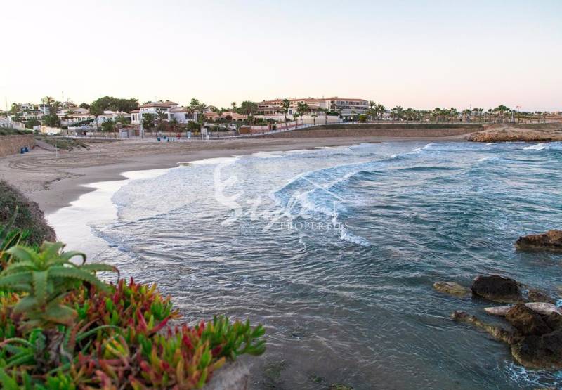 Ищете недвижимость в Плайя Фламенка, Коста Бланка, Испания?