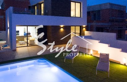 Nueva villa en venta cerca al mar in Alicante, Costa Blanca ON002