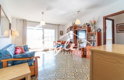 Купить апартаменты в пешей доступности от пляжа в La Zenia в Ориуэла Коста. ID 4110