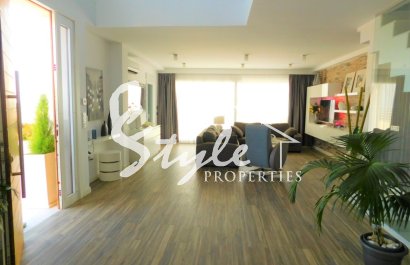 Buy villa in Costa Blanca beach, and with sea views in Guardamar del Segura, Costa Blanca. ID: 4114