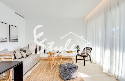 Апартаменты с двумя спальнями на продажу в новом жилом комплексе в Торревьехе, юг Коста Бланка, Испания