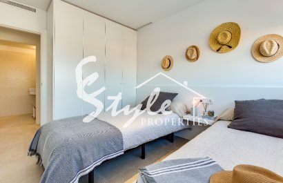 Апартаменты с двумя спальнями на продажу в новом жилом комплексе в Торревьехе, юг Коста Бланка, Испания