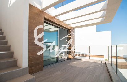 Villas de nueva construcción con piscina privada en venta en Villamartín, Costa Blanca, España