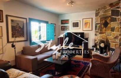 Купить cельскую усадьбу на большом участке земли в Лос Монтесинос, Коста Бланка. ID: 4165