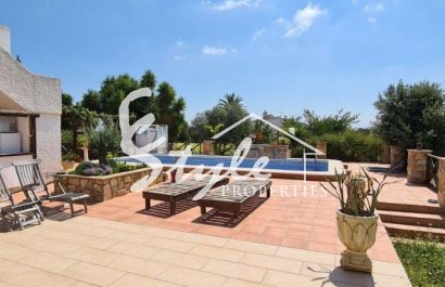 Купить cельскую усадьбу на большом участке земли в Лос Монтесинос, Коста Бланка. ID: 4165