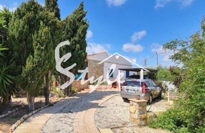 Купить cельскую усадьбу на большом участке земли в Лос Монтесинос, Коста Бланка. ID: 4165