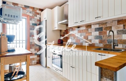 Дом с частным бассейном в Торре де Орадада, Коста Бланка Юг, Испания ID3976