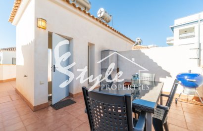 Купить Трехэтажный таунхаус с 3мя спальнями и бассейном недалеко от моря на Плайя Фламенка, Ориуэла Коста. ID: 4232