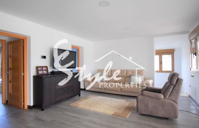 Купить виллу с бассейном в Пинар-де-Камповерде, Коста Бланка, Испания. ID 4275