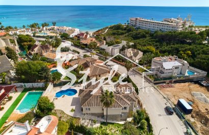 Эксклюзивная роскошная вилла на продажу в Кампоамор, Коста Бланка, Испания