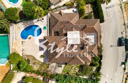 Эксклюзивная роскошная вилла на продажу в Кампоамор, Коста Бланка, Испания