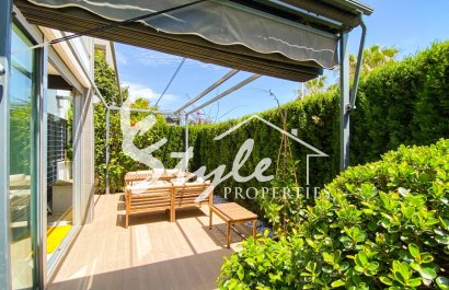 Продается современная 3-комнатная квартира на первом этаже с садом в Пунта Прима, Ориуэла Коста. ID2688