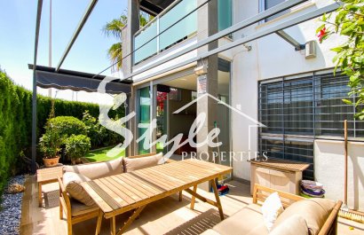 Продается современная 3-комнатная квартира на первом этаже с садом в Пунта Прима, Ориуэла Коста. ID2688