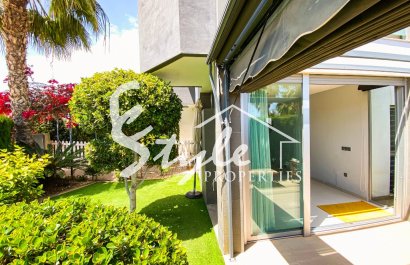 Продается современная 3-комнатная квартира на первом этаже с садом в Пунта Прима, Ориуэла Коста. ID2688