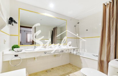 Penthouse 2 bedrooms for rent La Entrada, Punta Prima, Costa Blanca. ID092