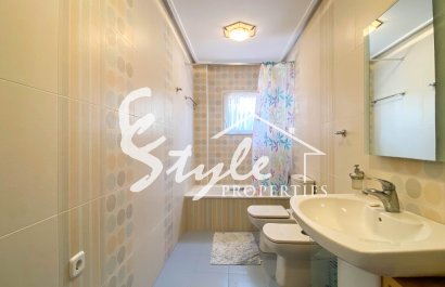 В продаже эксклюзивная вилла класса люкс с большим участком в Вилламартин, Коста Бланка, Испания. ID3484