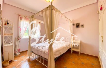 В продаже эксклюзивная вилла класса люкс с большим участком в Вилламартин, Коста Бланка, Испания. ID3484