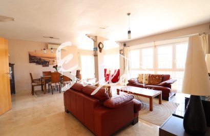 Купить просторную виллу с бассейном около моря, рядом с полем для гольфа в Las Ramblas.ID 4869