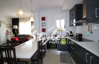 Купить квартиру рядом с морем и пляжем Playa de los Locos в Торревьехе на Коста Бланке. ID 4888