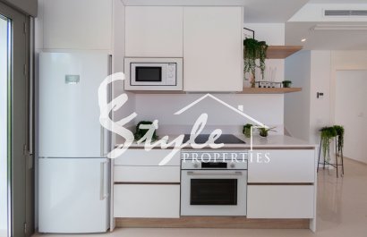 Вилла с бассейном рядом с пляжем, Ориуэла Коста, Испания.ON1411