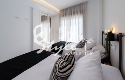 Вилла с бассейном рядом с пляжем, Ориуэла Коста, Испания.ON1411