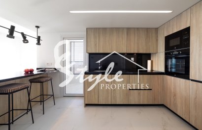 New build  front line apartments for sale in Torrevieja, Alicante, Costa Blanca, Spain ON1160_2