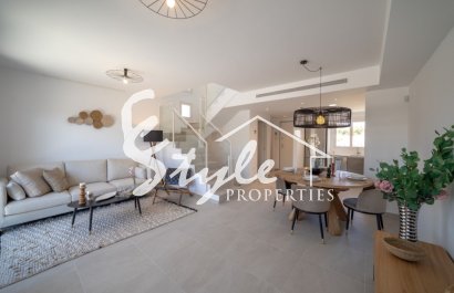 New build townhouses for sale near Elche, Costa Blanca, Spain. ON770