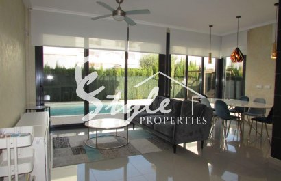 Купить виллу рядом с морем в Ломас де Кабо Роиг, Ориуэла Коста на Коста Бланке. ID 4994