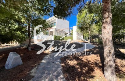 For sale modern villa close to golf courses in Las Colinas, Costa Blanca, Spain. ID1273