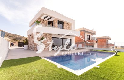 Se vende villa nueva con 3 dormitorios junto al Benidorm en Costa Blanca. ID: ON1138