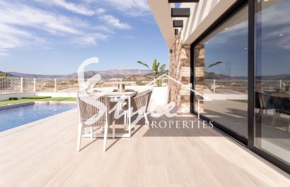 Se vende villa nueva con 3 dormitorios junto al Benidorm en Costa Blanca. ID: ON1138