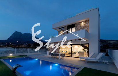 Se vende villa nueva con 3 dormitorios junto al Benidorm en Costa Blanca. ID: ON1138