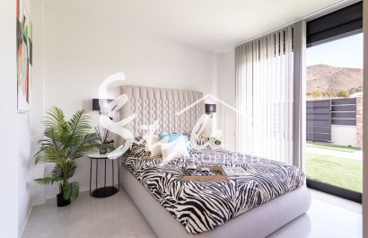 Se vende villa nueva con 3 dormitorios junto al Benidorm en Costa Blanca. ID: ON1138