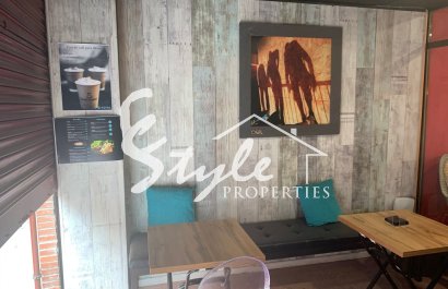 В продаже прибыльный бар с центре Аликанте, Коста Бланка, Испания. ID090