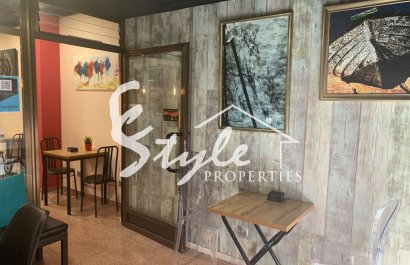 В продаже прибыльный бар с центре Аликанте, Коста Бланка, Испания. ID090