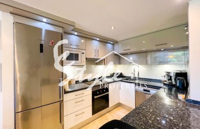 Продается квартира южной ориентации недалеко от пляжа в Ла Энтрада, Пунта Прима, Коста Бланка, Испания. ID3326