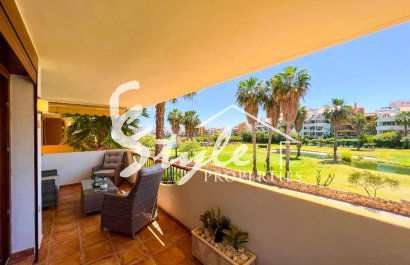 Продается квартира южной ориентации недалеко от пляжа в Ла Энтрада, Пунта Прима, Коста Бланка, Испания. ID3326